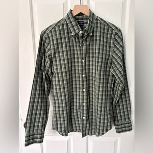 J. Crew Factory Men’s Performance Slim, untucked long sleeve button-down, Small